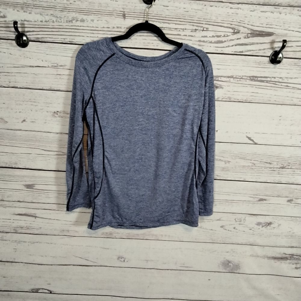 "No Brand" I'm gonna say woman's shirt
